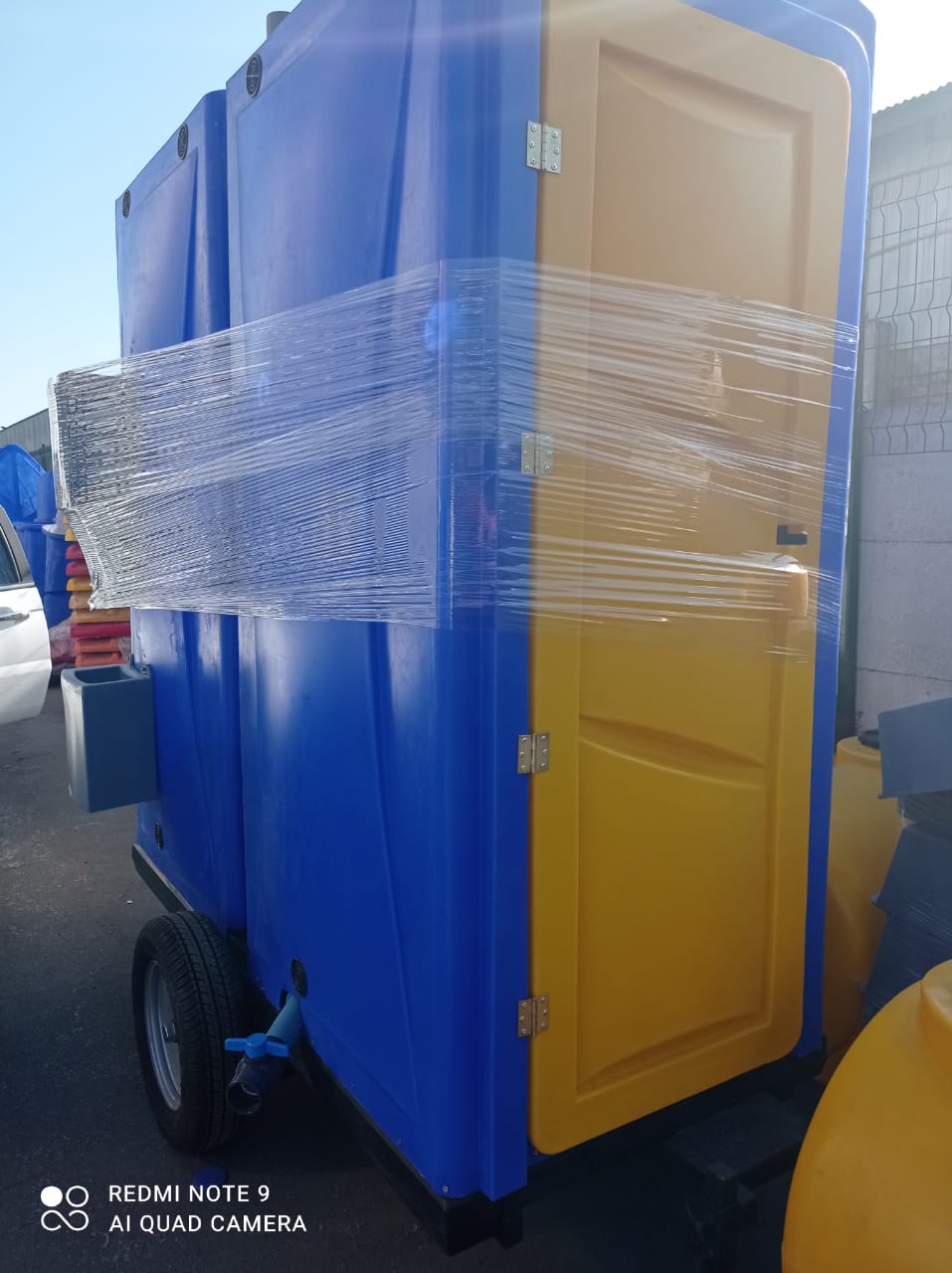 Baño Químico Doble con Carro de Arrastre Modelo Estandar